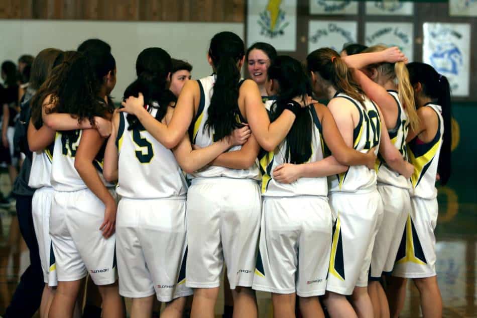 A women's college basketball team.