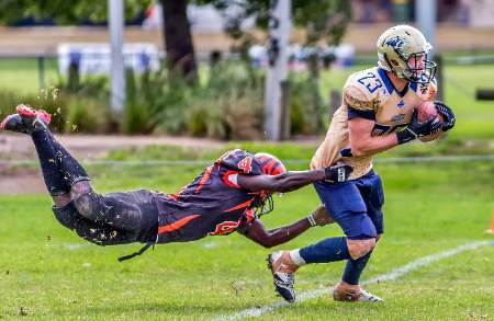 A player on special teams attempting to tackle the kick returner.